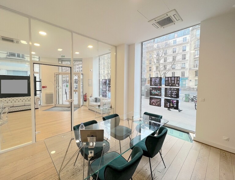 Build-to-Rent in Paris for sale - Building Photo - Image 3 of 7