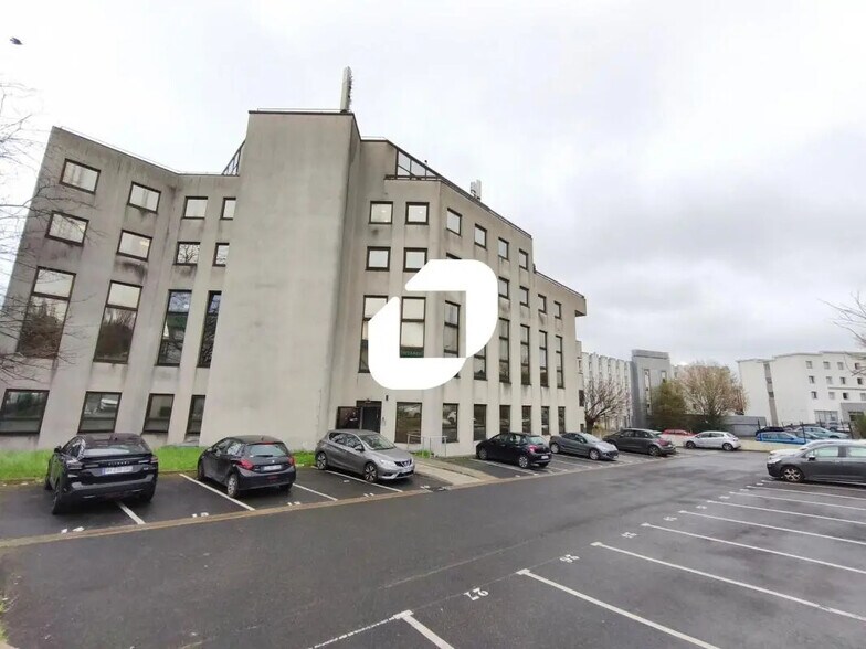 Office in Rosny-sous-Bois to rent - Building Photo - Image 1 of 4