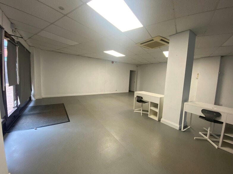 Maiden Ln, Reading to rent - Building Photo - Image 2 of 4