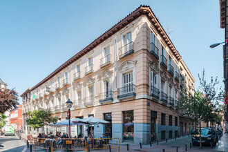 Calle Pez, 38, Madrid, Madrid for rent Primary Photo- Image 1 of 4