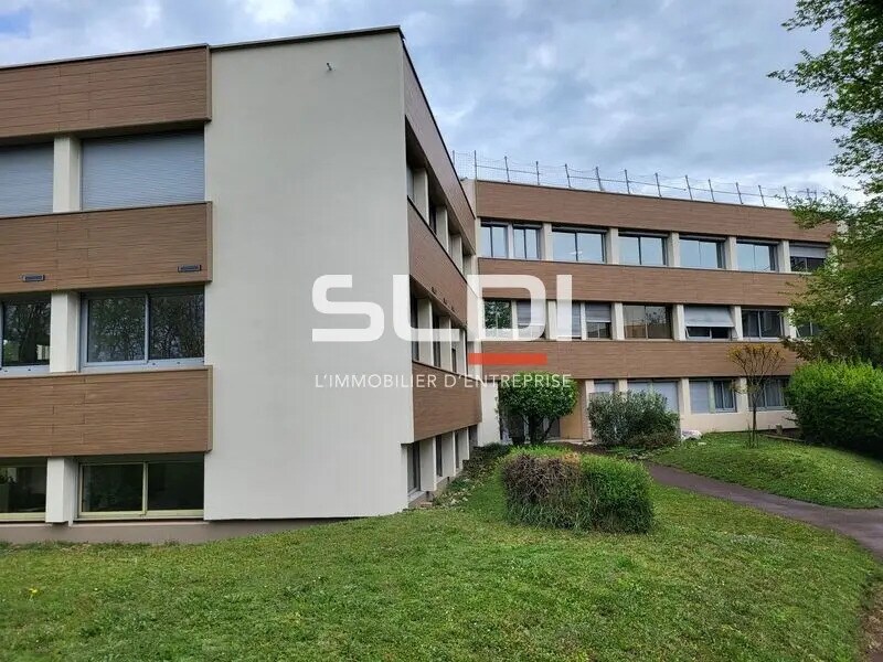 Office in Tassin-la-Demi-Lune to rent Building Photo- Image 1 of 13