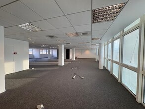 Office in Marseille for sale Interior Photo- Image 1 of 4