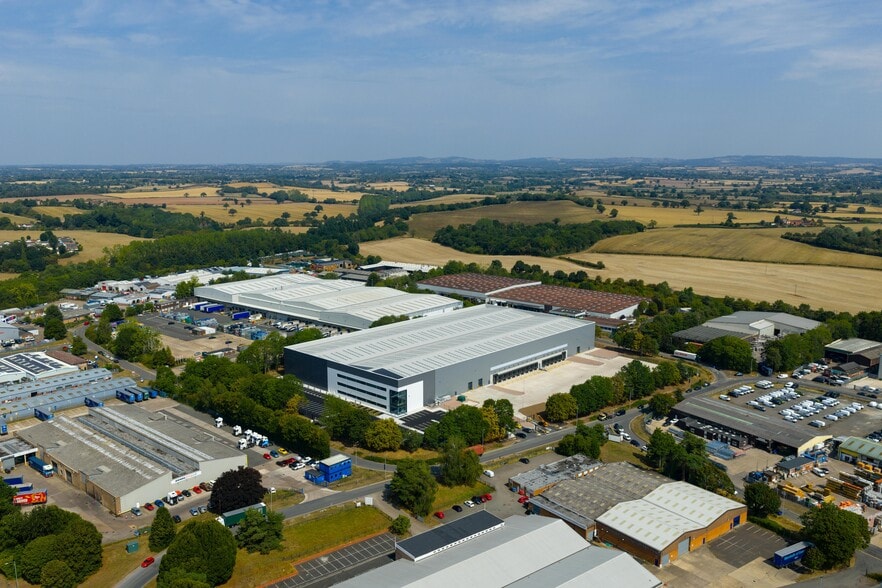 8A West Stone, Droitwich to rent - Building Photo - Image 3 of 6