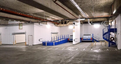 Industrial in Paris to rent Building Photo- Image 1 of 10