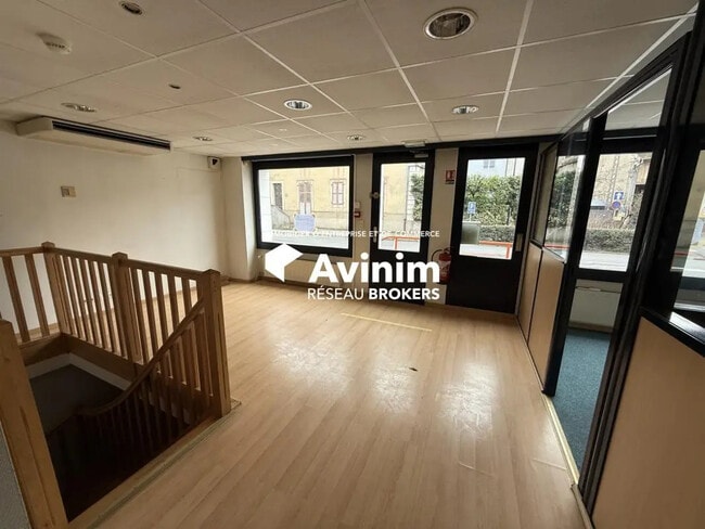 Location Commerce 161 m²