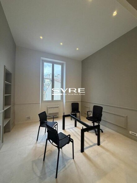 Office in Marseille to rent - Interior Photo - Image 3 of 7