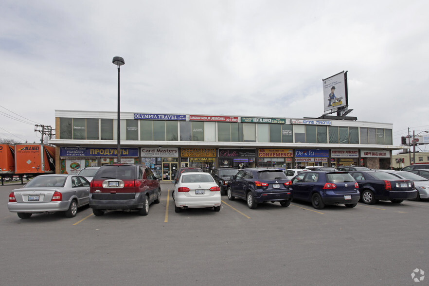 4949 Bathurst St, Toronto, ON for rent - Building Photo - Image 3 of 8