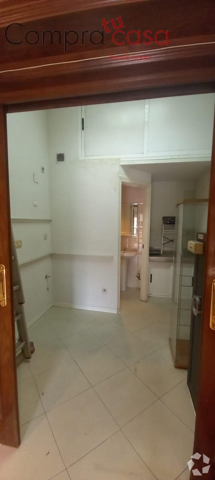 Retail in Segovia, Segovia to rent Interior Photo- Image 1 of 4