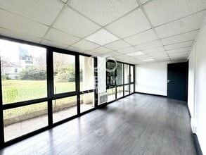 37 Rue Adam Ledoux, Courbevoie for sale Interior Photo- Image 1 of 4