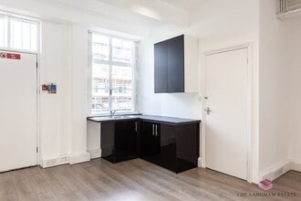 19 Margaret St, London to rent Interior Photo- Image 2 of 2