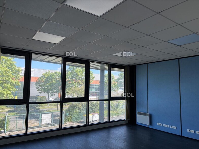 Industrial in Alfortville to rent - Interior Photo - Image 1 of 1