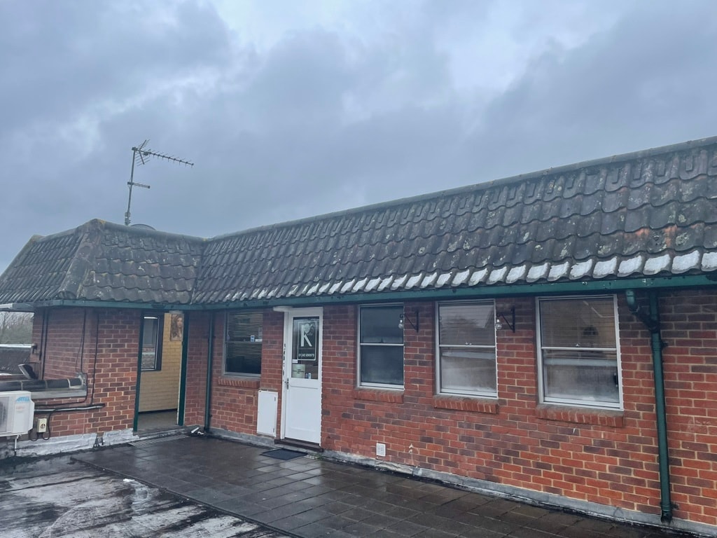 18-26 Village Sq, Chelmsford for sale Primary Photo- Image 1 of 1