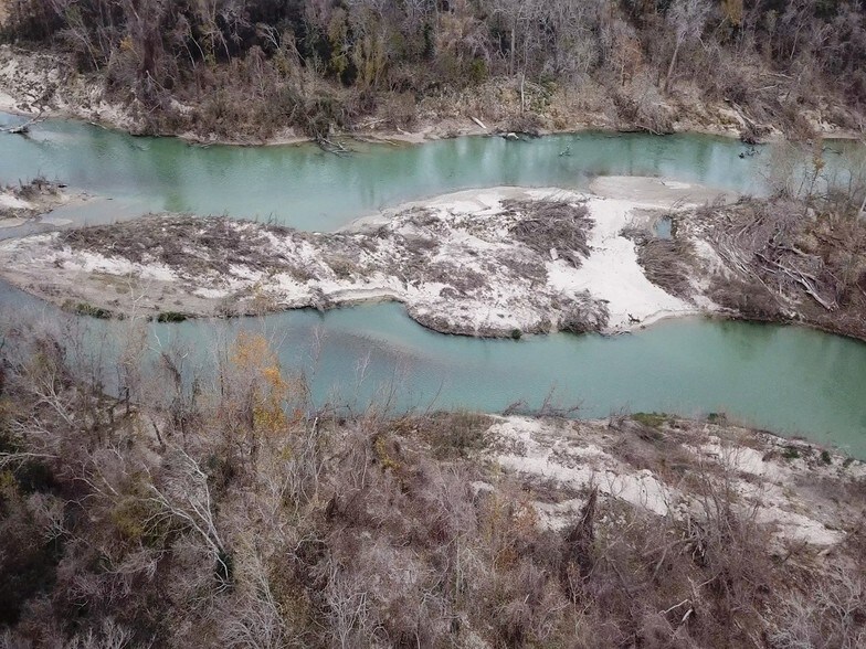 00 FM 1685, Victoria 77905