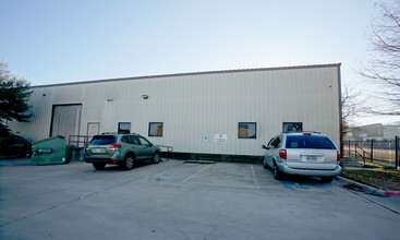 1610 Dungan Ln, Austin, TX for rent Building Photo- Image 2 of 3