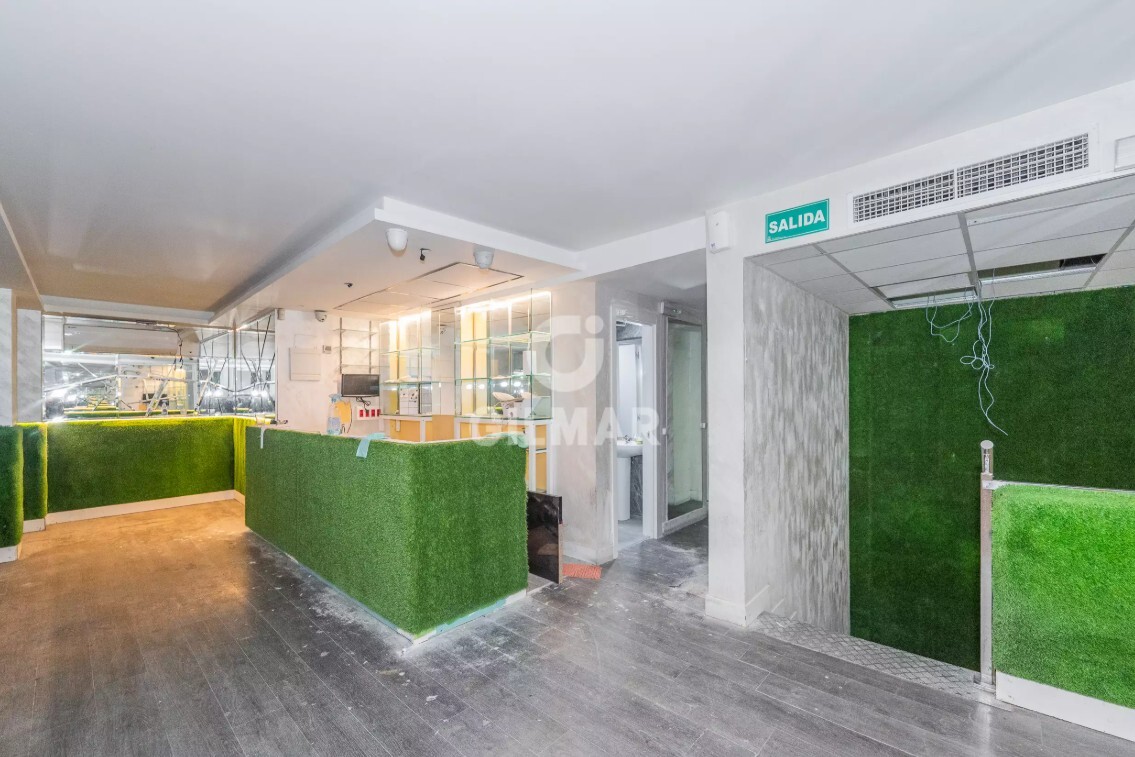 Madrid, MAD 28053 - Unit 1 - - Interior Photo - Image 2 of 4