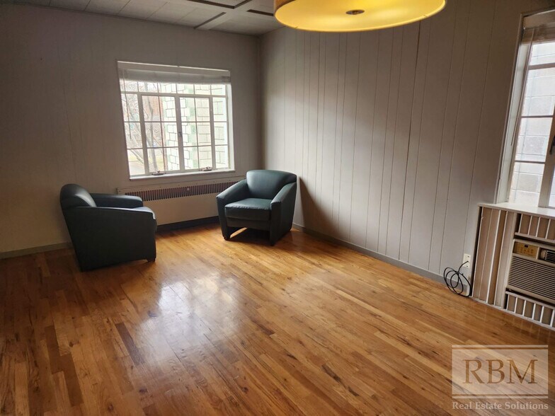 1045 Acoma St, Denver, CO for rent - Interior Photo - Image 3 of 7