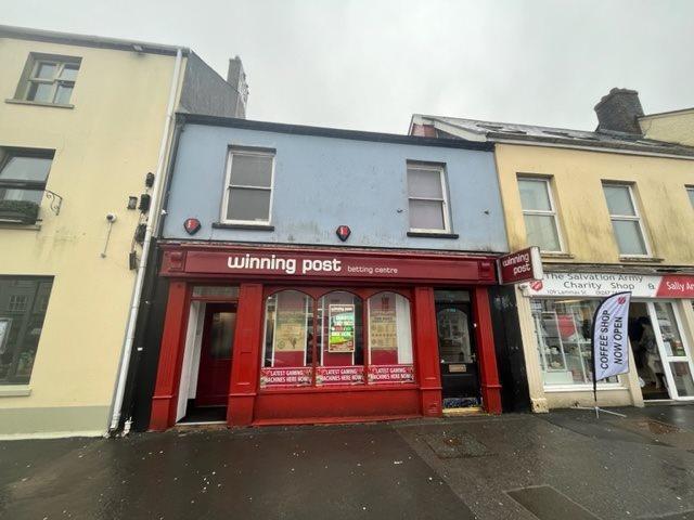 111 Lammas St, Carmarthen to rent Building Photo- Image 1 of 10