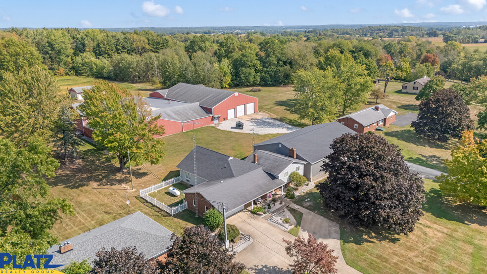 22840 Buck Rd, Alliance, OH for sale - Primary Photo - Image 1 of 31