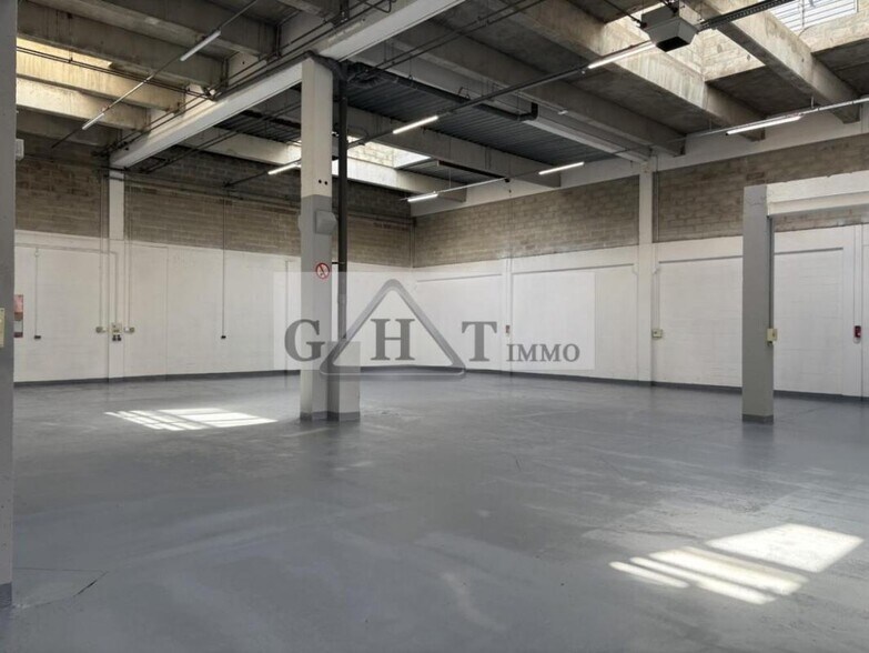 Industrial in Aulnay-sous-Bois to rent - Building Photo - Image 3 of 9