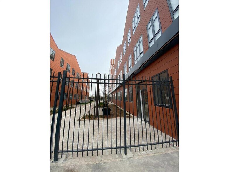 Light Industrial in Argenteuil to rent - Building Photo - Image 3 of 6