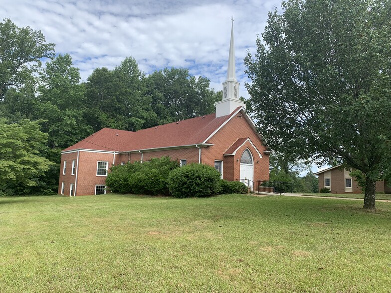 1627 Giles Chapel, Asheboro, NC for sale - Primary Photo - Image 1 of 1