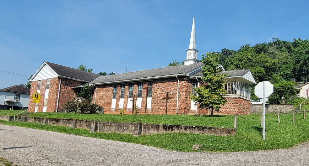 151 Lee St, Gauley Bridge, WV for sale - Primary Photo - Image 1 of 1