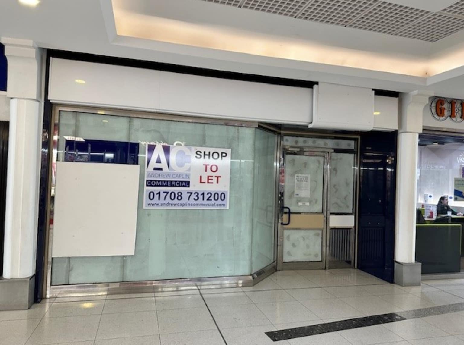 39 South St, Romford to rent Building Photo- Image 1 of 1