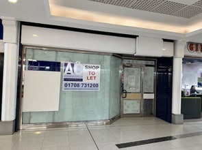 39 South St, Romford to rent Building Photo- Image 1 of 1