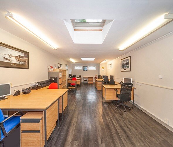 High Rd, Chigwell IG7 6PF Retail for Rent