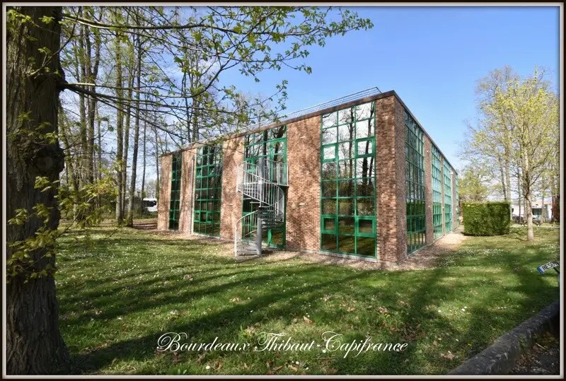 Light Industrial in Montlhéry to rent Building Photo- Image 1 of 5