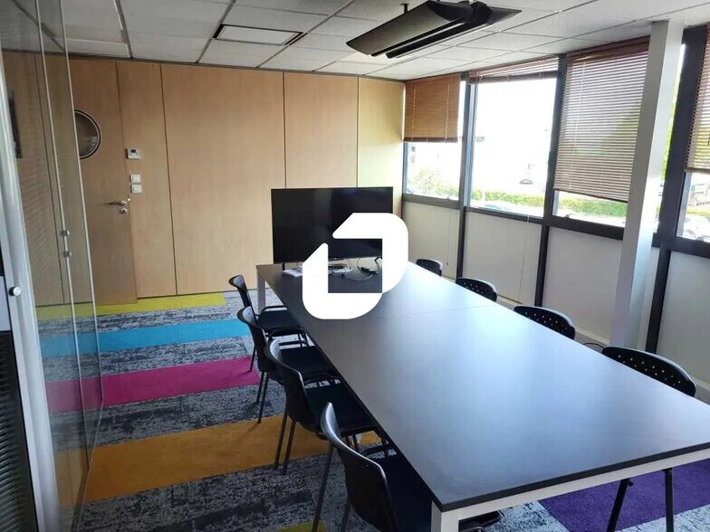 Office in Mérignac to rent - Interior Photo - Image 1 of 13