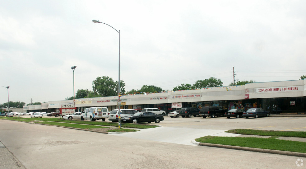 5815-5865 W Gulf Bank Rd, Houston, TX for rent - Building Photo - Image 1 of 5