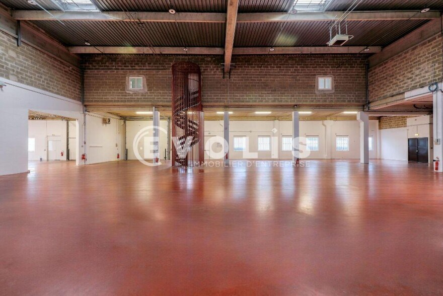 Light Industrial in Verrieres Le Buisson to rent - Building Photo - Image 2 of 18