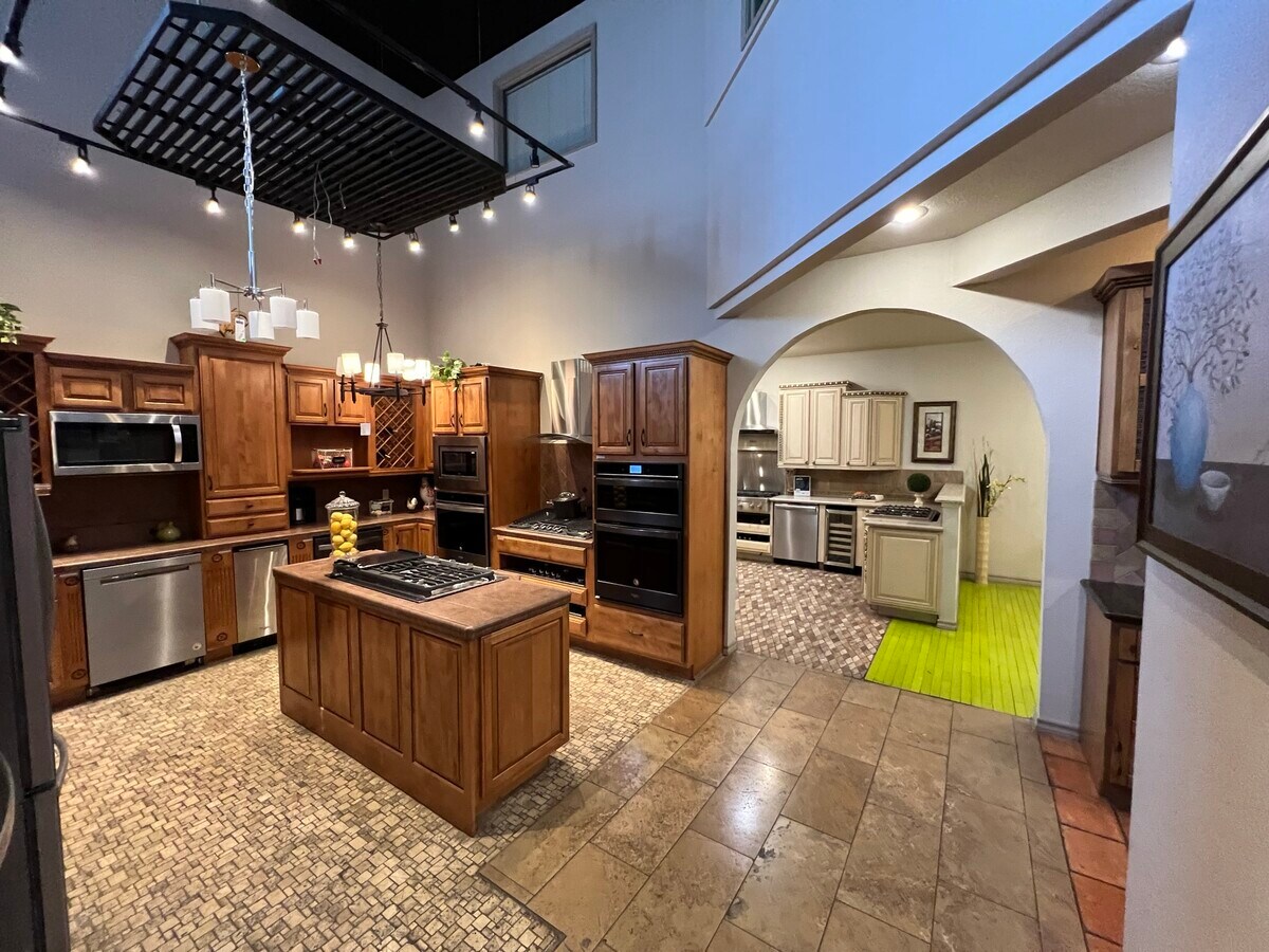 1345 Geronimo Dr, El Paso 79925 UK