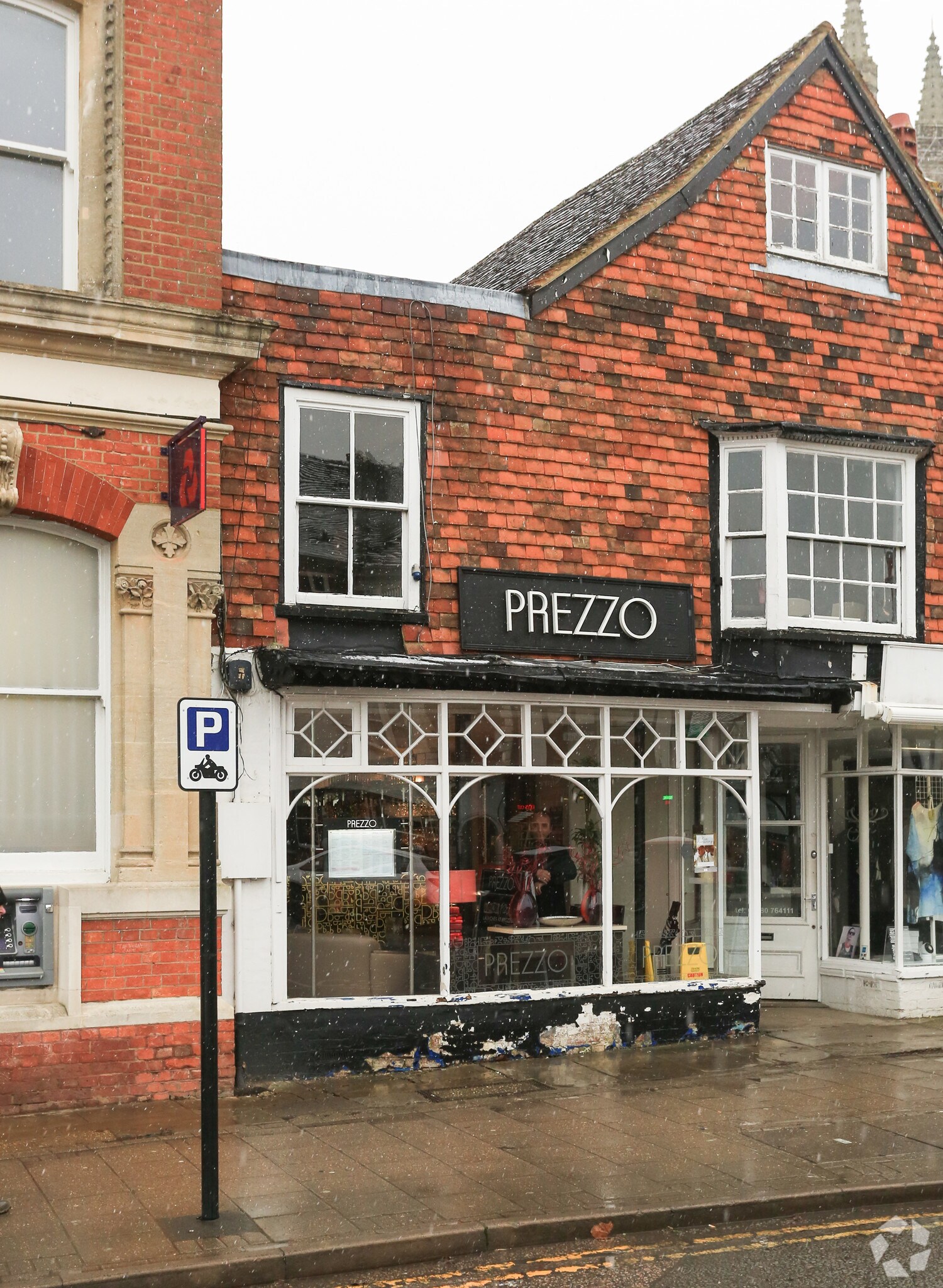 52 High St, Tenterden for sale Primary Photo- Image 1 of 1