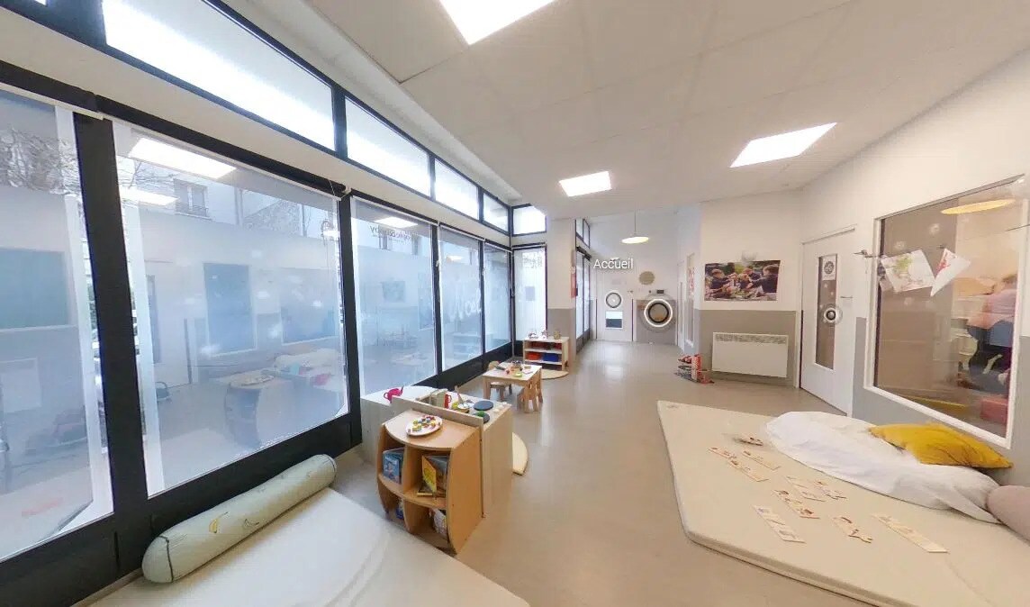 Retail in Suresnes to rent Interior Photo- Image 1 of 11