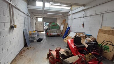 Paycocke Rd, Basildon to rent Interior Photo- Image 2 of 2