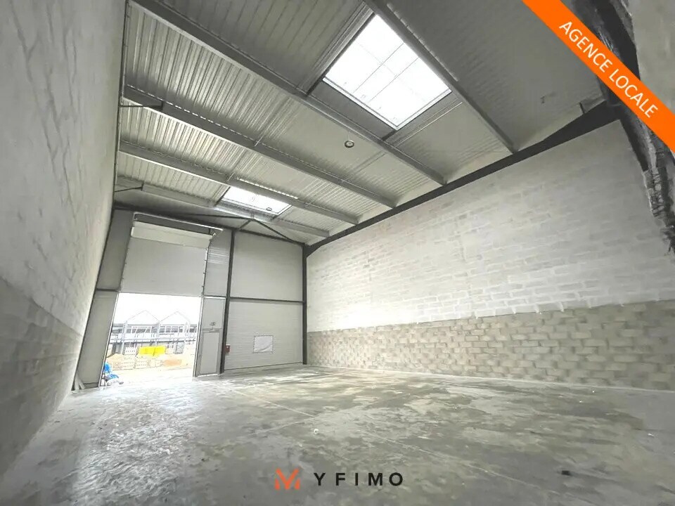 Location Local d'activités 381 m² - Photo 1