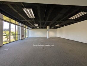 Carrer de Frederic Mompou, 5, Sant Just Desvern, Barcelona to rent Interior Photo- Image 2 of 19