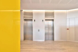 Office in Vélizy-Villacoublay to rent Interior Photo- Image 1 of 7