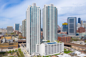 555 W Kinzie, Chicago, IL for sale Building Photo- Image 1 of 1