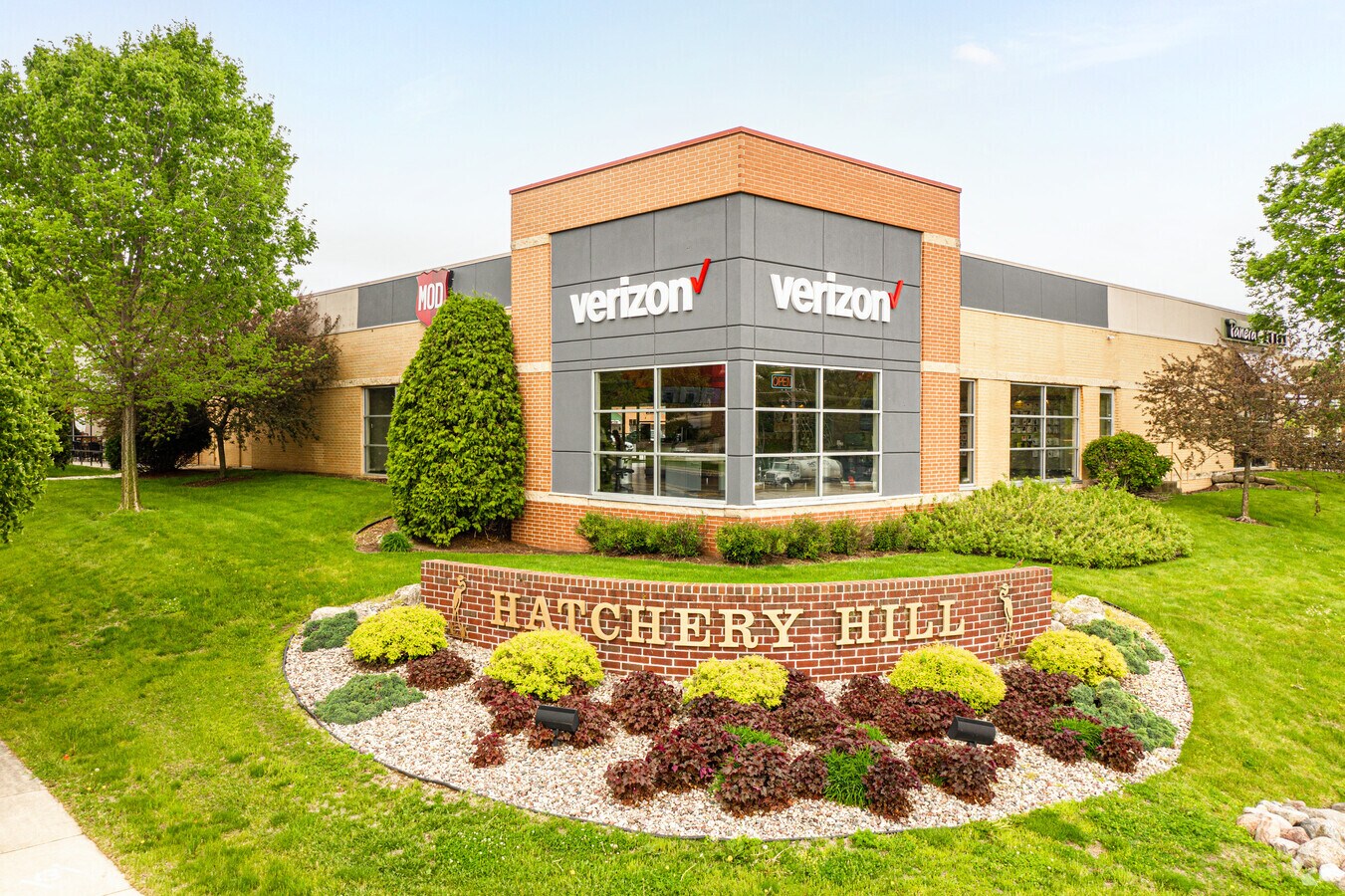 29903010 Cahill Main, Madison 53711 Hatchery Hill UK