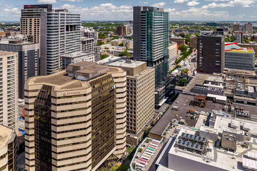 395 Boul de Maisonneuve O, Montréal, QC for rent - Aerial - Image 2 of 5