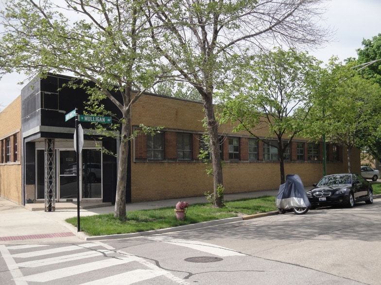 5707 N Northwest Hwy, Chicago, IL for rent - Building Photo - Image 2 of 11