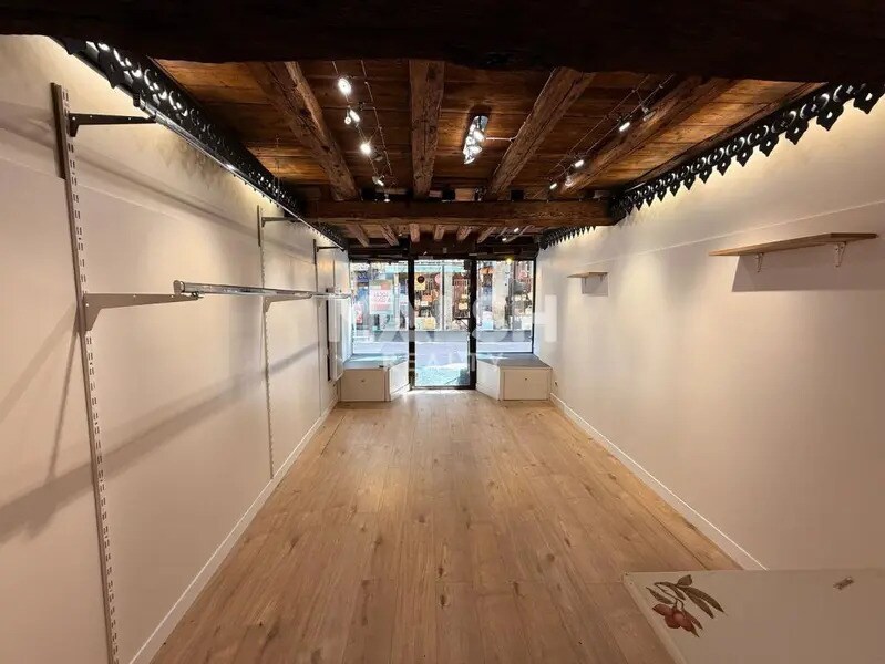 Location Commerce 30 m² - Photo 1