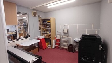 53-57 High St, Wickford to rent Interior Photo- Image 2 of 5