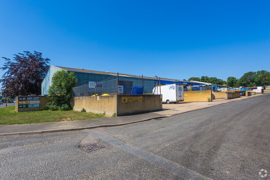 Ellingham Way, Ashford for sale - Primary Photo - Image 1 of 1