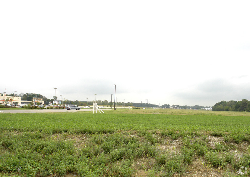 Frank Scott Pky & Hwy 15, Belleville, IL for sale - Primary Photo - Image 1 of 3