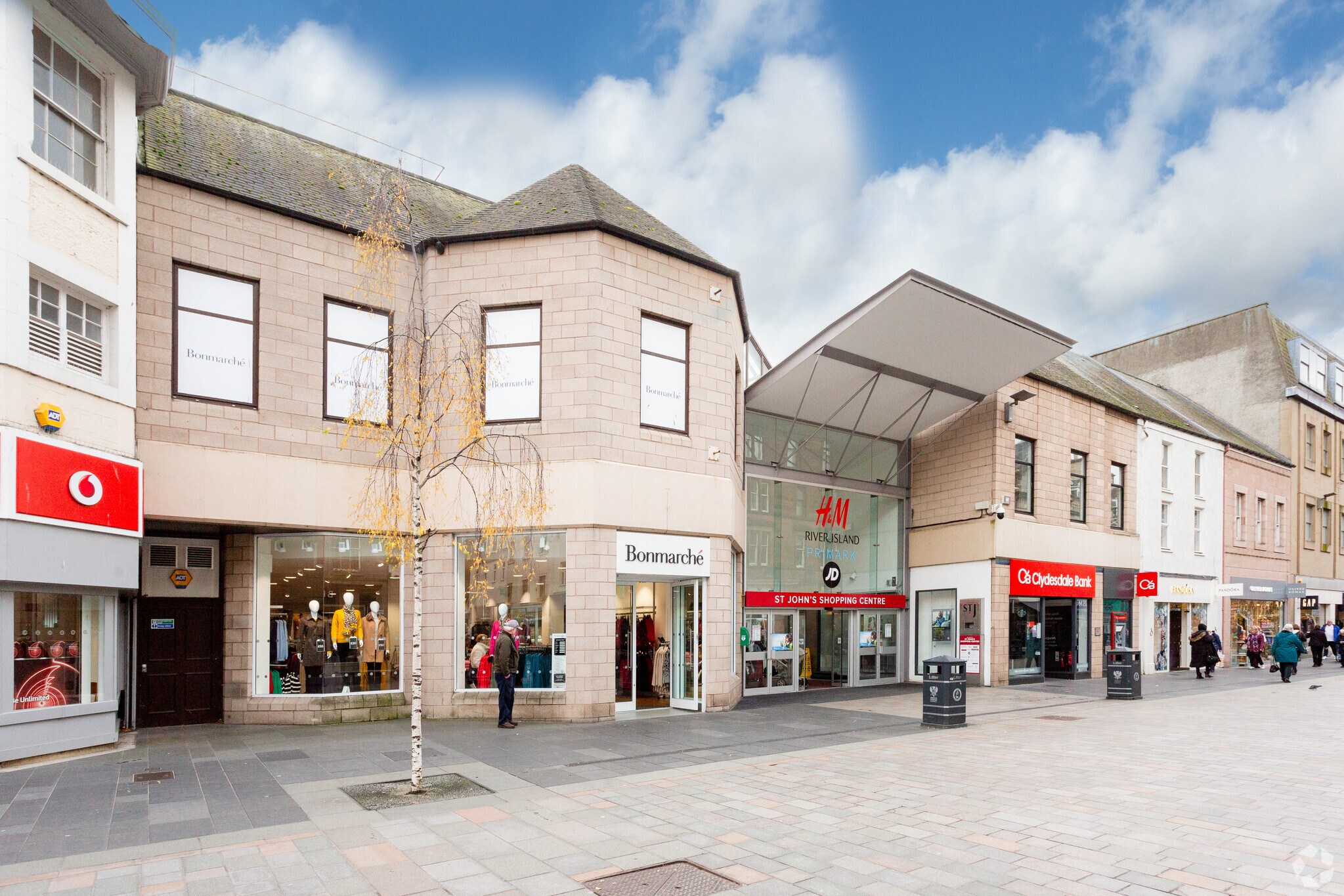 St Johns Sq, Perth to rent Building Photo- Image 1 of 9