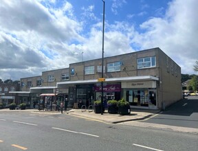 27-27A Lidget Hl, Pudsey for rent Building Photo- Image 1 of 2